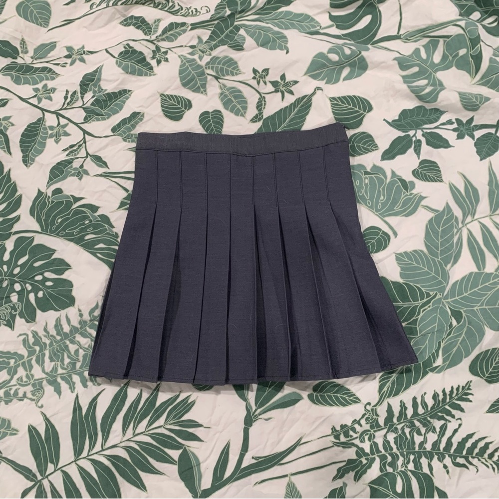 Grey pleated skirt